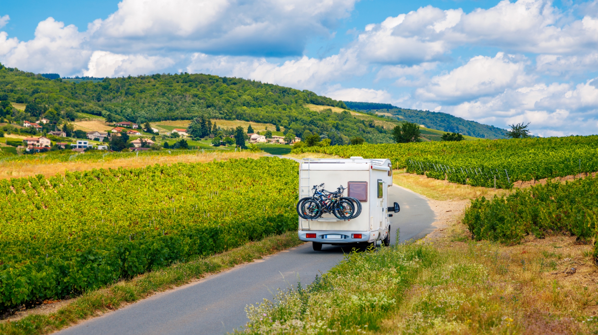 Visit the surroundings of Camping du Paquier Fané in Burgundy