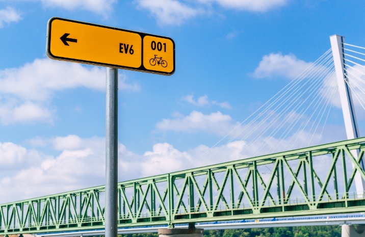 EuroVelo 6 is located just a few minutes from the Paquier Fané campground in Chagny, Burgundy-Franche-Comté.