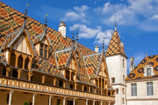 Visit the Hospices Civils de Beaune: ideas for themed days during your stay at Le Paquier Fané campground in Chagny