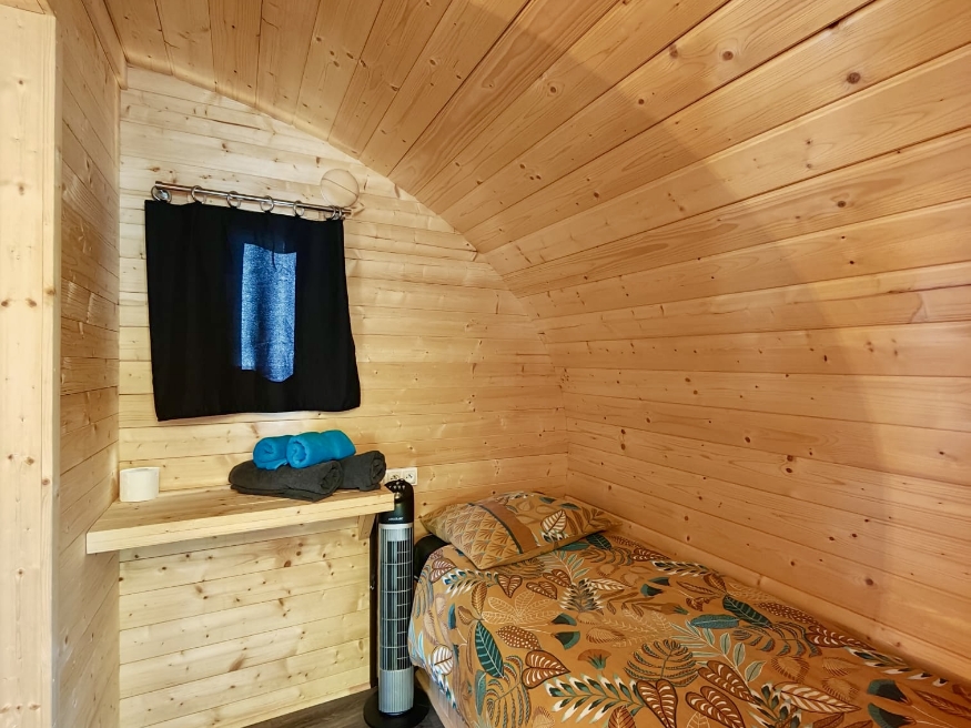 Accommodation in the unusual Hobbit house in Burgundy, available to rent at the 3-star Le Paquier Fané campsite in Chagny