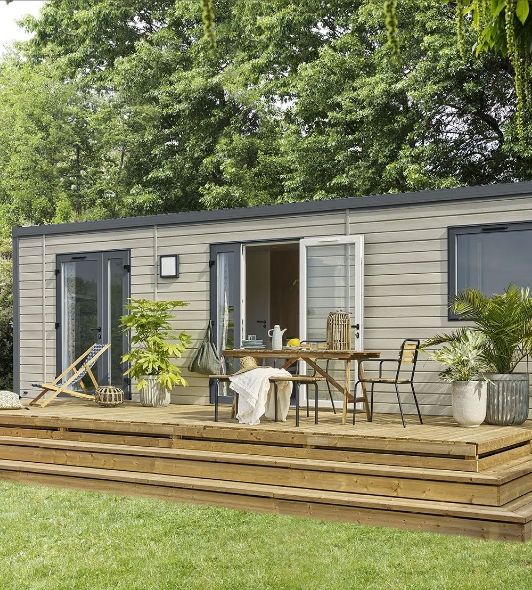 2-bedroom mobile home with wooden terrace, available for rent at Le Paquier Fané campground in Chagny, Bourgogne-Franche-Comté