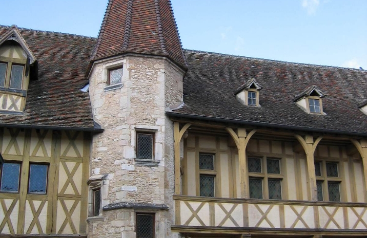 Visit the Burgundy Wine Museum during your stay at the Paquier Fané Campground in Chagny, Saône-et-Loire.