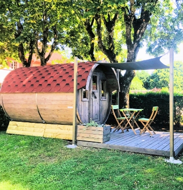 Barrel: unusual accommodation for rent at the Paquier Fané campsite in Chagny in Bourgogne-Franche-Comté